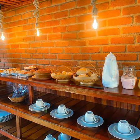 Pousada E Restaurante Casarao Passa Quatro Exteriör bild