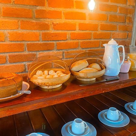 Pousada E Restaurante Casarao Passa Quatro Exteriör bild