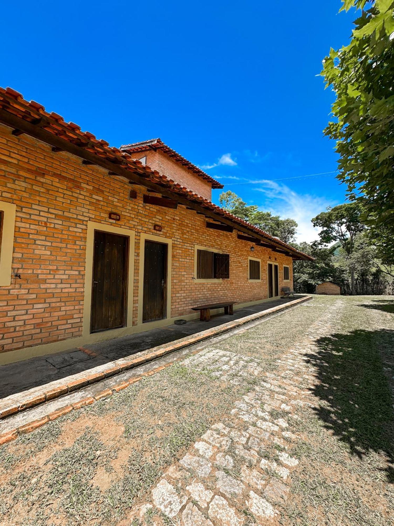 Pousada E Restaurante Casarao Passa Quatro Exteriör bild
