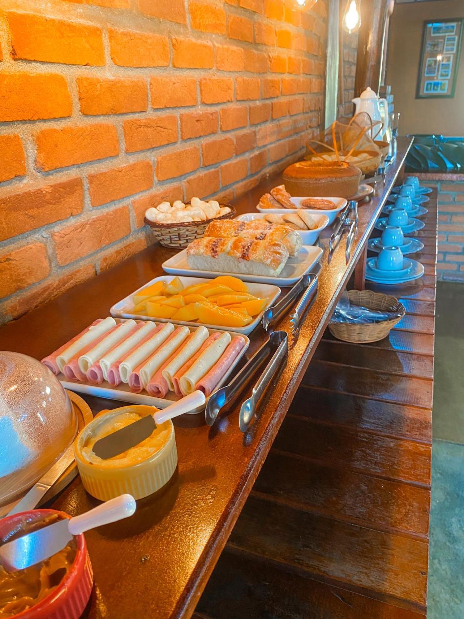Pousada E Restaurante Casarao Passa Quatro Exteriör bild